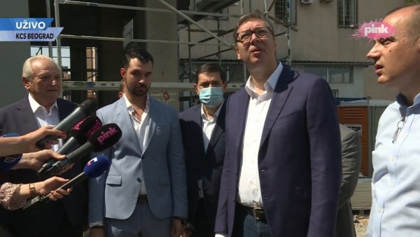 ВУЧИЋ У КЛИНИЧКОМ ЦЕНТРУ СРБИЈЕ: Хвала вам - Изгледаће као свемирски брод (ФОТО, ВИДЕО) ВУЧИЋ У КЛИНИЧКОМ ЦЕНТРУ СРБИЈЕ: Хвала вам - Изгледаће као свемирски брод (ФОТО, ВИДЕО)