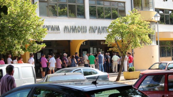 ТРЕБИЊЦИ ЖЕЛЕ ДА СЕ ВАКЦИНИШУ: Дом здравља организовао масовну ревакцинацију ТРЕБИЊЦИ ЖЕЛЕ ДА СЕ ВАКЦИНИШУ: Дом здравља организовао масовну ревакцинацију