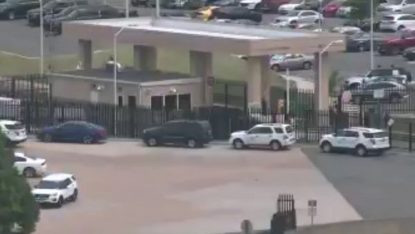 БЛОКИРАН ПЕНТАГОН: Има повређених (ВИДЕО) БЛОКИРАН ПЕНТАГОН: Има повређених (ВИДЕО)