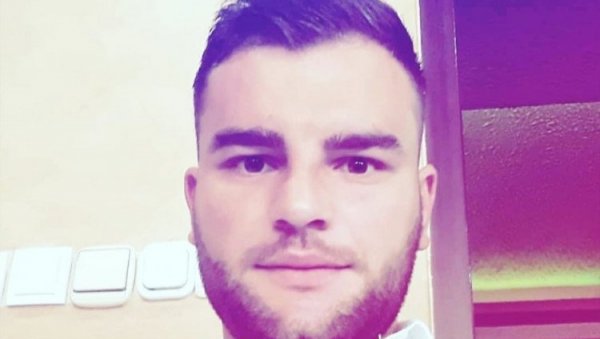 ТРАГЕДИЈА: Ово је младић који се утопио у Улцињу - Недавно је верио девојку (ФОТО) ТРАГЕДИЈА: Ово је младић који се утопио у Улцињу - Недавно је верио девојку (ФОТО)