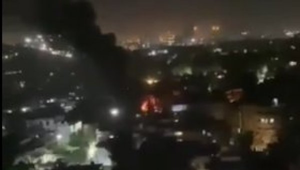 АУТОБОМБА ИЗАЗВАЛА ЕКСПЛОЗИЈУ? Најмање шест повређених у стравичној експлозији у центру Кабула (ВИДЕО) АУТОБОМБА ИЗАЗВАЛА ЕКСПЛОЗИЈУ? Најмање шест повређених у стравичној експлозији у центру Кабула (ВИДЕО)
