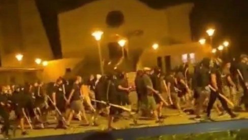 HAOS U ZAGREBU! Potukli se BBB i navijači Legije (VIDEO) HAOS U ZAGREBU! Potukli se BBB i navijači Legije (VIDEO)