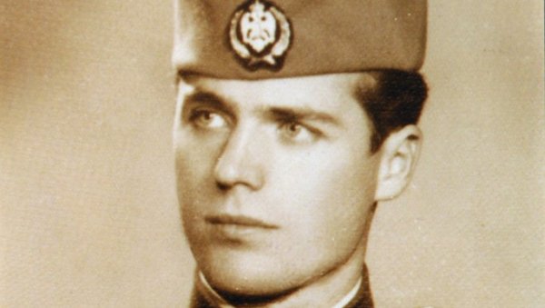 КО СУ БИЛИ РОДИТЕЉИ МИРОСЛАВА ЛАЗАНСКОГ: Нагађало се да је Пољак или Чех - А ово је истина КО СУ БИЛИ РОДИТЕЉИ МИРОСЛАВА ЛАЗАНСКОГ: Нагађало се да је Пољак или Чех - А ово је истина