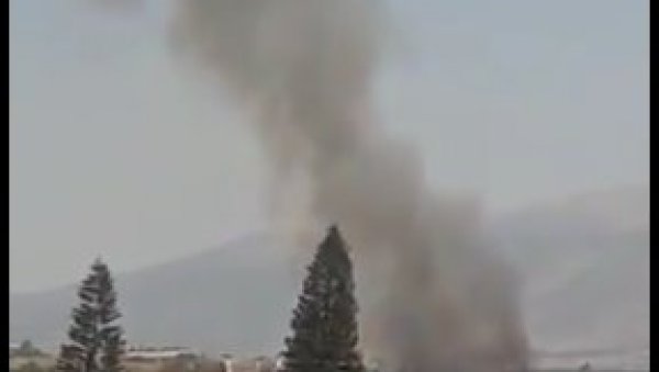 ПОГИНУО СНИМАТЕЉ РОЈТЕРСА: Ужас на граници Израела и Либана - Граната пала на групу новинара, има и повређених ПОГИНУО СНИМАТЕЉ РОЈТЕРСА: Ужас на граници Израела и Либана - Граната пала на групу новинара, има и повређених