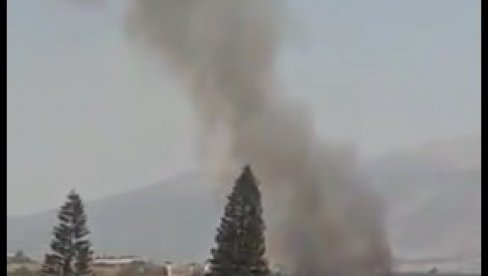 ПОГИНУО СНИМАТЕЉ РОЈТЕРСА: Ужас на граници Израела и Либана - Граната пала на групу новинара, има и повређених ПОГИНУО СНИМАТЕЉ РОЈТЕРСА: Ужас на граници Израела и Либана - Граната пала на групу новинара, има и повређених