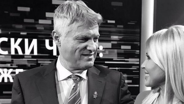 ЛАКЕ ТИ ВИСИНЕ, ОНЕ ИЗНАД МИГОВА: Оливера Јовићевић се потресним речима опростила од Мирослава Лазанског (ФОТО) ЛАКЕ ТИ ВИСИНЕ, ОНЕ ИЗНАД МИГОВА: Оливера Јовићевић се потресним речима опростила од Мирослава Лазанског (ФОТО)