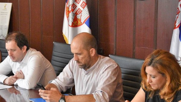 РЕБАЛАНСОМ ПОВЕЋАН ИНВЕСТИЦИОНИ ДЕО БУЏЕТА: У плану изградња саобраћајнице у Индустријској зони Добричево у Ћуприји РЕБАЛАНСОМ ПОВЕЋАН ИНВЕСТИЦИОНИ ДЕО БУЏЕТА: У плану изградња саобраћајнице у Индустријској зони Добричево у Ћуприји