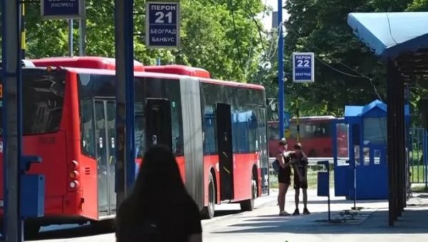 МАМА И БЕБА ХЕРОЈИ: Девојка се породила у тоалету аутобуске станице - Нисам се уплашила, нисам ни имала кад! МАМА И БЕБА ХЕРОЈИ: Девојка се породила у тоалету аутобуске станице - Нисам се уплашила, нисам ни имала кад!