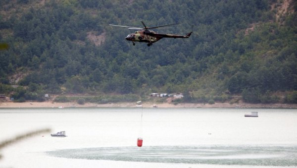 БОРБА СА ВАТРОМ НА ЗАПАДУ СРБИЈЕ: Хеликоптери Војске Србије гасе пожар у општини Нова Варош БОРБА СА ВАТРОМ НА ЗАПАДУ СРБИЈЕ: Хеликоптери Војске Србије гасе пожар у општини Нова Варош