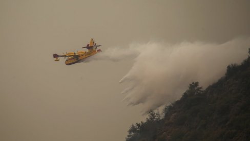 BESNE POŽARI: Gust dim se širi nad čuvenim letovalištem u Turskoj, vatra buknula nedaleko od aerodroma (FOTO)