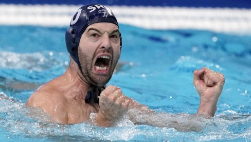 OVO JE MOJ POSLEDNJI PLES: Kapiten trofeje ne može da prebroji, ali je svirao kraj (VIDEO) OVO JE MOJ POSLEDNJI PLES: Kapiten trofeje ne može da prebroji, ali je svirao kraj (VIDEO)
