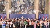 ПРИЈЕМ ПОВОДОМ ДАНА РУДАРА - Вучић: Ви сте наше хероине, хвала за тежак и одговоран рад! (ВИДЕО) ПРИЈЕМ ПОВОДОМ ДАНА РУДАРА - Вучић: Ви сте наше хероине, хвала за тежак и одговоран рад! (ВИДЕО)