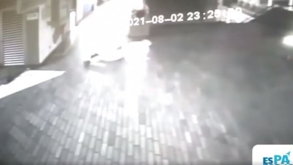 ДУХ НАПАО ЧУВАРА ГРАДОНАЧЕЛНИКА ИЗ КОЛУМБИЈЕ? Случај врло озбиљан - објављен и снимак на друштвеним мрежама (ВИДЕО) ДУХ НАПАО ЧУВАРА ГРАДОНАЧЕЛНИКА ИЗ КОЛУМБИЈЕ? Случај врло озбиљан - објављен и снимак на друштвеним мрежама (ВИДЕО)