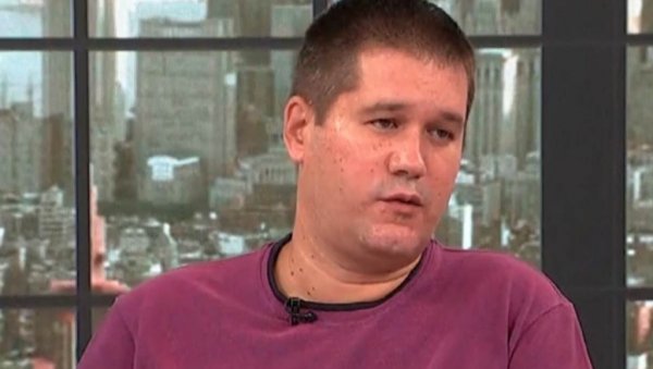 ПАЗИТЕ НА СРЦЕ ОВИХ ДАНА: Кардиолог Дејан Муњиза објаснио шта је најважније урадити током лета ПАЗИТЕ НА СРЦЕ ОВИХ ДАНА: Кардиолог Дејан Муњиза објаснио шта је најважније урадити током лета