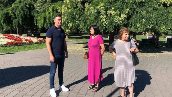ГОШЋЕ ЗА ПОЖЕЛЕТИ: Председник Врњачке Бање у инспекцији паркова ГОШЋЕ ЗА ПОЖЕЛЕТИ: Председник Врњачке Бање у инспекцији паркова