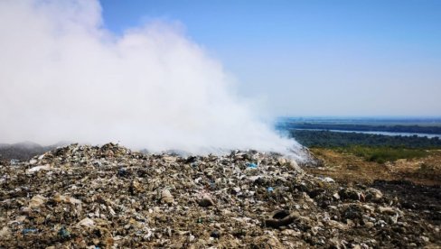 POŽAR I DALJE DUBINSKOG KARAKTERA: Evo kakva je trenutno situacija u Vinči POŽAR I DALJE DUBINSKOG KARAKTERA: Evo kakva je trenutno situacija u Vinči