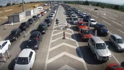 ELEKTRONSKA KONTROLA PRED SEZONU ODMORA? Evropska komisija odredila rok za primenu novog režima ulaska u EU ELEKTRONSKA KONTROLA PRED SEZONU ODMORA? Evropska komisija odredila rok za primenu novog režima ulaska u EU