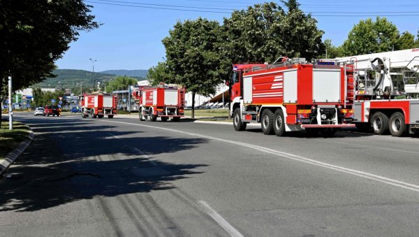СРПСКИ ВАТРОГАСЦИ КРЕНУЛИ ПУТ ПРИЈАТЕЉСКЕ ЗЕМЉЕ: Помоћи ће грчкој браћи при гашењу пожара (ФОТО) СРПСКИ ВАТРОГАСЦИ КРЕНУЛИ ПУТ ПРИЈАТЕЉСКЕ ЗЕМЉЕ: Помоћи ће грчкој браћи при гашењу пожара (ФОТО)