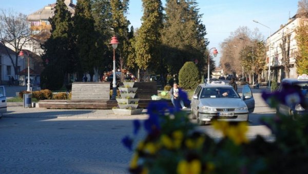 ДРЖАВА ИЗДВОЈИЛА 22,6 МИЛИОНА ЕВРА: Граде 45 километара канализационе мреже на територији општине Варварин ДРЖАВА ИЗДВОЈИЛА 22,6 МИЛИОНА ЕВРА: Граде 45 километара канализационе мреже на територији општине Варварин