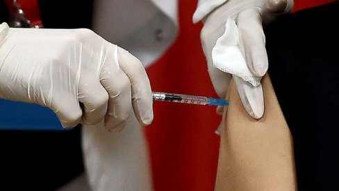 KO SE NAJVIŠE VAKCINISAO U SRBIJI: Grafički prikaz pokazao da je jedna starosna grupa razočarala stručnjake (FOTO) KO SE NAJVIŠE VAKCINISAO U SRBIJI: Grafički prikaz pokazao da je jedna starosna grupa razočarala stručnjake (FOTO)