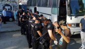 ПРОНАЂЕНА 86 ИЛЕГАЛНА МИГРАНТА: Полиција их спровела у прихватни центар ПРОНАЂЕНА 86 ИЛЕГАЛНА МИГРАНТА: Полиција их спровела у прихватни центар