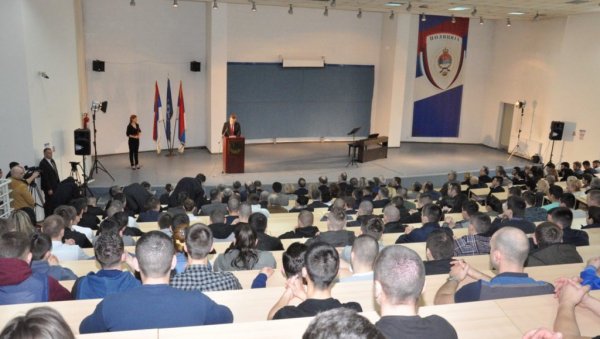МЛАДИ ХОЋЕ У БЕЗБЕДЊАКЕ! Само један факултет Универзитета у Бањалуци у јунском року попунио квоту уписа МЛАДИ ХОЋЕ У БЕЗБЕДЊАКЕ! Само један факултет Универзитета у Бањалуци у јунском року попунио квоту уписа
