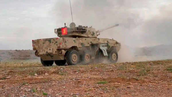 РУСИ НА КИНЕСКИМ ТЕНКОВИМА: У кинеској провинцији почели велики маневри, нагађа се који је могући замишљени противник, талибани или САД РУСИ НА КИНЕСКИМ ТЕНКОВИМА: У кинеској провинцији почели велики маневри, нагађа се који је могући замишљени противник, талибани или САД
