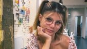ГЛУМИЦА ОБЈАВИЛА СНИМАК СА ВЕНЧАЊА РОДИТЕЉА: Хвала што се волите (ФОТО/ВИДЕО) ГЛУМИЦА ОБЈАВИЛА СНИМАК СА ВЕНЧАЊА РОДИТЕЉА: Хвала што се волите (ФОТО/ВИДЕО)