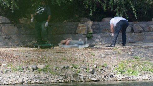 ПРОНАЂЕНО ТЕЛО У ИБРУ: Идентитет мушкарца непознат - краљевачка полиција наложила обдукцију ПРОНАЂЕНО ТЕЛО У ИБРУ: Идентитет мушкарца непознат - краљевачка полиција наложила обдукцију