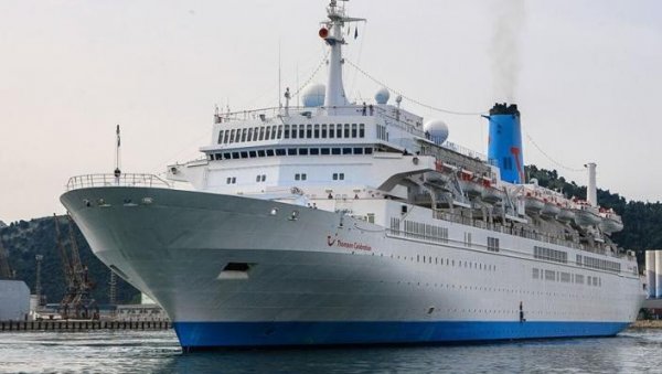 НАКОН ДВЕ ГОДИНЕ ПАУЗЕ: Крузери са путницима упловљавају у барску луку НАКОН ДВЕ ГОДИНЕ ПАУЗЕ: Крузери са путницима упловљавају у барску луку