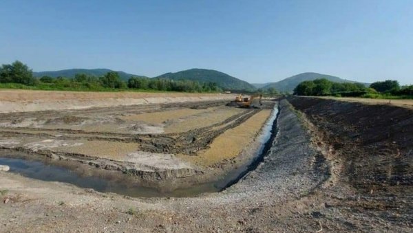 ЖЕЂ ЗБОГ ЗВЕЗДАНА: Планско чишћење три језера изворишта отежало водоснабдевање у Трстенику ЖЕЂ ЗБОГ ЗВЕЗДАНА: Планско чишћење три језера изворишта отежало водоснабдевање у Трстенику