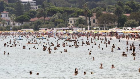 OSTIJA, OMILJENO MORE RIMLJANA, ALARMIRA ZBOG MAFIJE: Ubistva, eksplodiraju bombe, premlaćivanja, ucene, rasturanje droge OSTIJA, OMILJENO MORE RIMLJANA, ALARMIRA ZBOG MAFIJE: Ubistva, eksplodiraju bombe, premlaćivanja, ucene, rasturanje droge