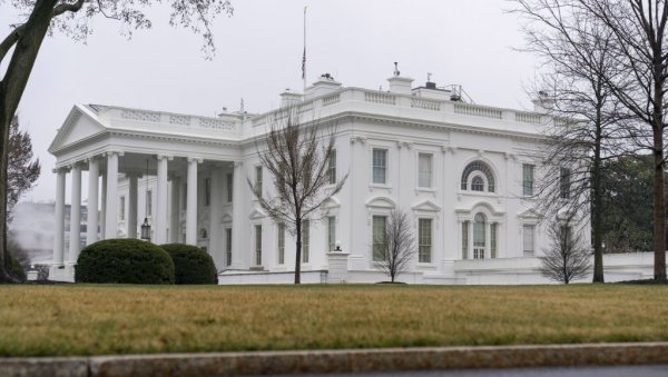 ВРЕМЕ ЈЕ ЗА РЕЦИПРОЦИТЕТ Бела кућа: Трамп ће сутра представити тарифни план ВРЕМЕ ЈЕ ЗА РЕЦИПРОЦИТЕТ Бела кућа: Трамп ће сутра представити тарифни план