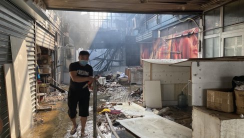 НА ТЕРЕНУ 8 ВОЗИЛА СА 32 ВАТРОГАСЦА - Мајсторовић: Пожар локализован, у току догашивање - Повређени колега наставио да ради (ФОТО) НА ТЕРЕНУ 8 ВОЗИЛА СА 32 ВАТРОГАСЦА - Мајсторовић: Пожар локализован, у току догашивање - Повређени колега наставио да ради (ФОТО)