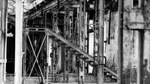 ELEKOVA FABRIKA: 110 godina šećerane u Zrenjaninu ELEKOVA FABRIKA: 110 godina šećerane u Zrenjaninu