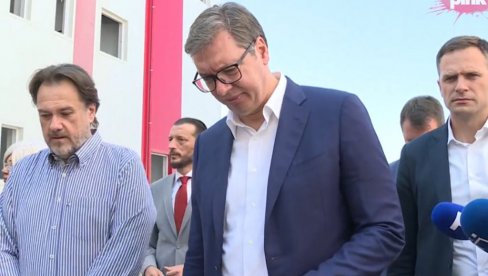 ВУЧИЋ О КОВИД ПРОПУСНИЦАМА: Слушаћемо струку, али морамо да поштујемо и Устав ВУЧИЋ О КОВИД ПРОПУСНИЦАМА: Слушаћемо струку, али морамо да поштујемо и Устав