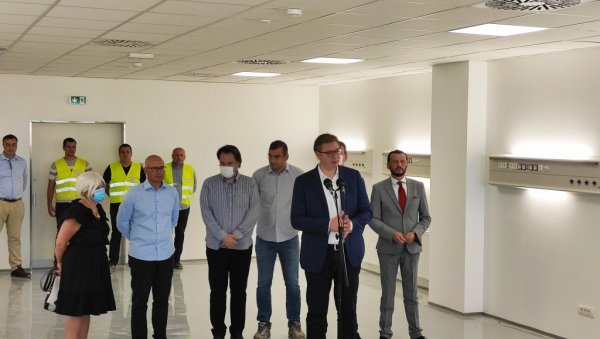 ПРЕДСЕДНИК НАЈАВИО НОВО ПОВЕЋАЊЕ ПЛАТА: Ако наставимо са оваквом стопом раста, пре краја године ће бити повишица за медицинске раднике ПРЕДСЕДНИК НАЈАВИО НОВО ПОВЕЋАЊЕ ПЛАТА: Ако наставимо са оваквом стопом раста, пре краја године ће бити повишица за медицинске раднике