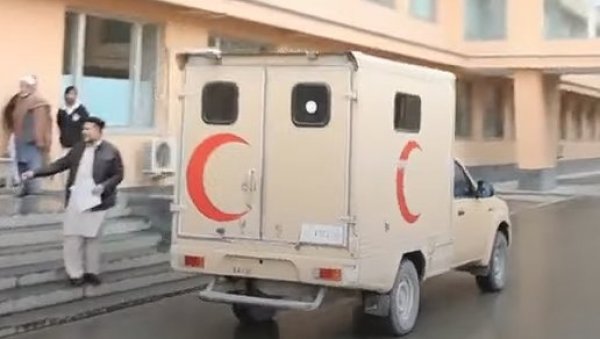 РАЊЕНО ВИШЕ ОД 40 ЉУДИ У КАБУЛУ: Болнице се пуне, талибани ушли у град РАЊЕНО ВИШЕ ОД 40 ЉУДИ У КАБУЛУ: Болнице се пуне, талибани ушли у град