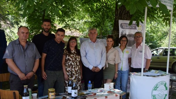 УДРУЖЕНИ ОД АРАНЂЕЛОВЦА ДО ПАРАЋИНА: Задружни савез Шумадије и Поморавља са седиштем у Јагодини од 2015. успешно враћа поверење домаћина УДРУЖЕНИ ОД АРАНЂЕЛОВЦА ДО ПАРАЋИНА: Задружни савез Шумадије и Поморавља са седиштем у Јагодини од 2015. успешно враћа поверење домаћина