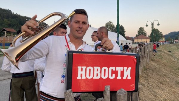 МАРКО ТРНАВАЦ ДОБИТНИК ЗЛАТНЕ ТРУБЕ: Сјајном музичару признање Вечерњих новости МАРКО ТРНАВАЦ ДОБИТНИК ЗЛАТНЕ ТРУБЕ: Сјајном музичару признање Вечерњих новости