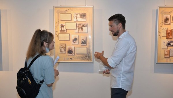ИЗЛОЖБА СТАРИХ ФОТОГРАФИЈА ВРШЦА: Рад вршачког библиотекара сада и у Београду ИЗЛОЖБА СТАРИХ ФОТОГРАФИЈА ВРШЦА: Рад вршачког библиотекара сада и у Београду