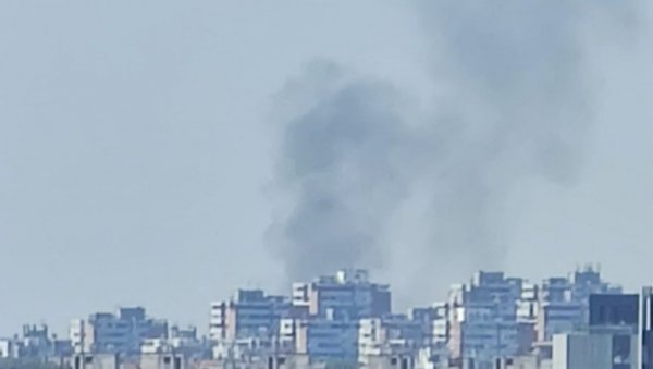 ПОЖАР НА НОВОМ БЕОГРАДУ: Горело у Блоку 45 - Брзом реакцијом ватрогасаца ватра угашена за неколико минута ПОЖАР НА НОВОМ БЕОГРАДУ: Горело у Блоку 45 - Брзом реакцијом ватрогасаца ватра угашена за неколико минута