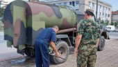 ГРАЂАНИМА УГРОЖЕНИХ ОПШТИНА: Војскa Србије наставља да помаже у водоснабдевању ГРАЂАНИМА УГРОЖЕНИХ ОПШТИНА: Војскa Србије наставља да помаже у водоснабдевању