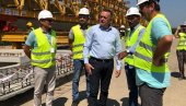 НАПРЕДУЈУ УПРКОС ВРУЋИНАМА: Антић обишао радове на мосту преко Јужне Мораве (ФОТО) НАПРЕДУЈУ УПРКОС ВРУЋИНАМА: Антић обишао радове на мосту преко Јужне Мораве (ФОТО)