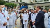 ВУЧИЋ ОБЈАВИО ОДЛИЧНЕ ВЕСТИ: У Здравствени центар у Ужицу биће уложено 80 милиона евра ВУЧИЋ ОБЈАВИО ОДЛИЧНЕ ВЕСТИ: У Здравствени центар у Ужицу биће уложено 80 милиона евра