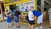 PRVI GRAĐANI VRANJA PRIMILI TREĆU DOZU: Konsultacije sa lekarom oko izbora vakcine PRVI GRAĐANI VRANJA PRIMILI TREĆU DOZU: Konsultacije sa lekarom oko izbora vakcine