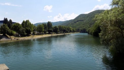 ČEKA SE NA INVESTITORA I OBRAĐIVAČA: Odložena javna rasparava o mini-hidroelektrani „Besko“ ČEKA SE NA INVESTITORA I OBRAĐIVAČA: Odložena javna rasparava o mini-hidroelektrani „Besko“