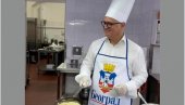 GORAN VESIĆ U ULOZI KUVARA: Palačinke u šatou za zaposlene u Starom Dvoru GORAN VESIĆ U ULOZI KUVARA: Palačinke u šatou za zaposlene u Starom Dvoru