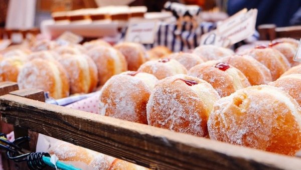КРОФНА МАФИЈА ХАРА ГРЧКИМ ПЛАЖАМА: У игри велике паре, главни Албанци и Бугари - ради и оружје КРОФНА МАФИЈА ХАРА ГРЧКИМ ПЛАЖАМА: У игри велике паре, главни Албанци и Бугари - ради и оружје