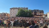 НЕМА ПОВРАТКА У ПРОШЛОСТ: Вучић позвао грађане - Помозите да брже идемо напред! НЕМА ПОВРАТКА У ПРОШЛОСТ: Вучић позвао грађане - Помозите да брже идемо напред!